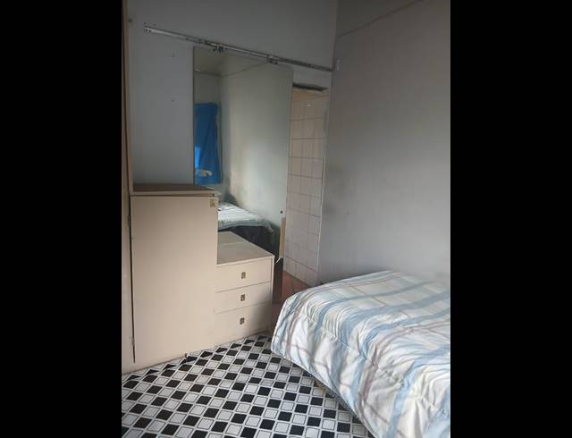 10 BEDROOM FREESTANDING FOR SALE IN HURST HILL